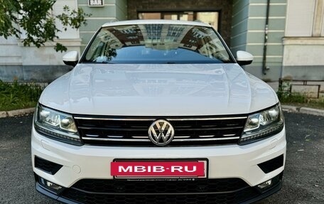 Volkswagen Tiguan II, 2018 год, 2 690 000 рублей, 2 фотография