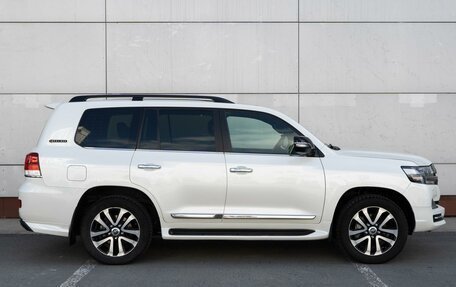 Toyota Land Cruiser 200, 2018 год, 8 499 000 рублей, 5 фотография