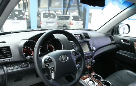 Toyota Highlander III, 2012 год, 2 563 000 рублей, 18 фотография