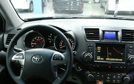 Toyota Highlander III, 2012 год, 2 563 000 рублей, 19 фотография