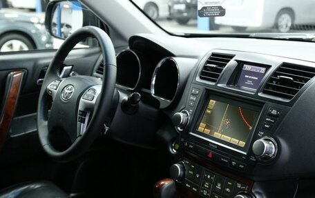 Toyota Highlander III, 2012 год, 2 563 000 рублей, 21 фотография