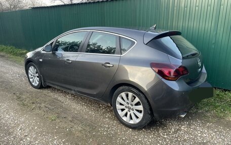 Opel Astra J, 2011 год, 2 фотография