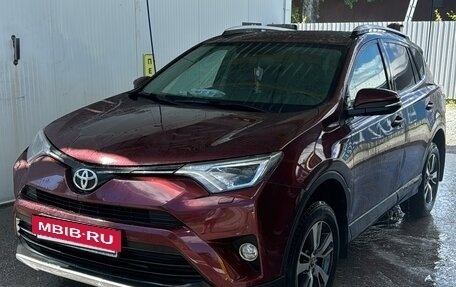 Toyota RAV4, 2017 год, 2 950 000 рублей, 5 фотография