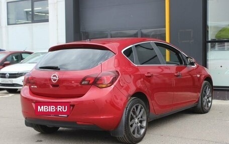 Opel Astra J, 2011 год, 700 000 рублей, 8 фотография