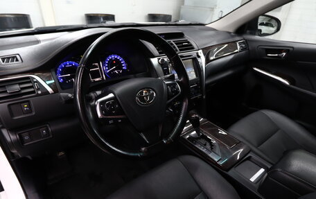 Toyota Camry, 2015 год, 2 220 000 рублей, 11 фотография