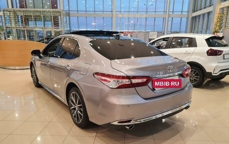 Toyota Camry, 2023 год, 5 280 000 рублей, 7 фотография