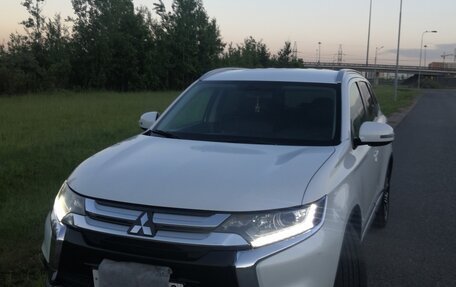 Mitsubishi Outlander III рестайлинг 3, 2016 год, 2 050 000 рублей, 3 фотография