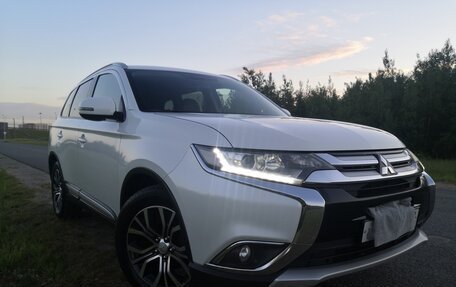 Mitsubishi Outlander III рестайлинг 3, 2016 год, 2 050 000 рублей, 2 фотография