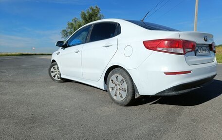 KIA Rio III рестайлинг, 2016 год, 600 000 рублей, 4 фотография