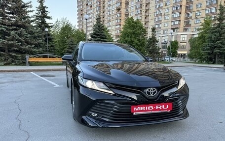 Toyota Camry, 2019 год, 2 700 000 рублей, 2 фотография