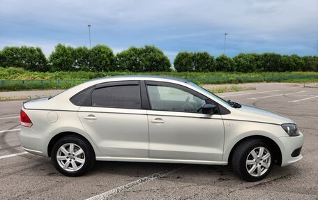 Volkswagen Polo VI (EU Market), 2013 год, 800 000 рублей, 2 фотография