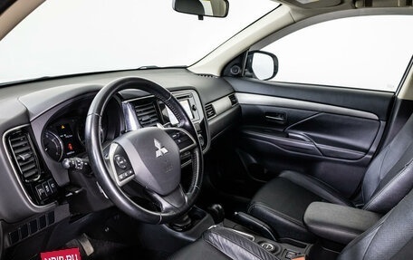 Mitsubishi Outlander III рестайлинг 3, 2014 год, 1 600 000 рублей, 11 фотография
