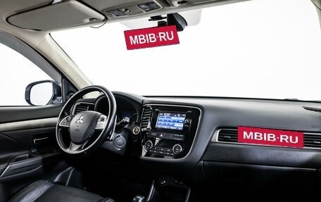 Mitsubishi Outlander III рестайлинг 3, 2014 год, 1 600 000 рублей, 9 фотография