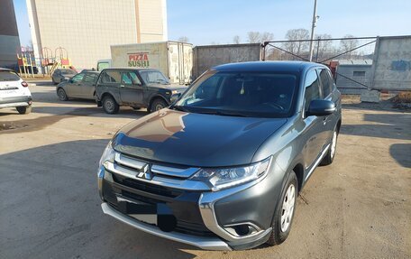 Mitsubishi Outlander III рестайлинг 3, 2016 год, 1 800 000 рублей, 2 фотография