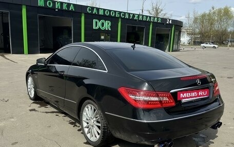 Mercedes-Benz E-Класс, 2011 год, 1 600 000 рублей, 4 фотография