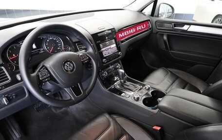 Volkswagen Touareg III, 2011 год, 1 900 000 рублей, 16 фотография