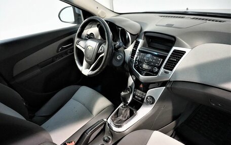 Chevrolet Cruze II, 2009 год, 689 000 рублей, 4 фотография