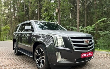 Cadillac Escalade IV, 2016 год, 4 350 000 рублей, 1 фотография