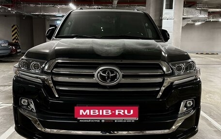Toyota Land Cruiser 200, 2018 год, 9 500 000 рублей, 2 фотография