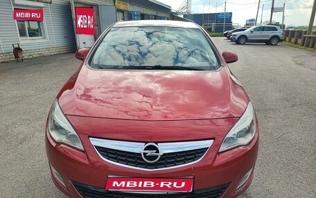 Opel Astra J, 2011 год, 755 000 рублей, 1 фотография