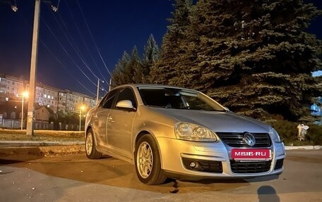 Volkswagen Jetta VI, 2008 год, 850 000 рублей, 2 фотография