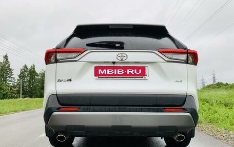 Toyota RAV4, 2022 год, 4 300 000 рублей, 7 фотография