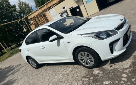 KIA Rio IV, 2017 год, 1 080 000 рублей, 2 фотография