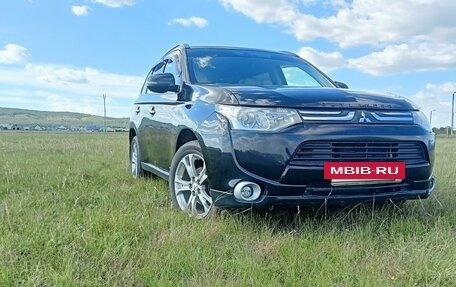 Mitsubishi Outlander III рестайлинг 3, 2012 год, 1 395 000 рублей, 3 фотография