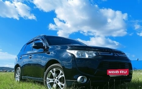 Mitsubishi Outlander III рестайлинг 3, 2012 год, 1 395 000 рублей, 8 фотография