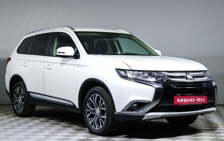 Mitsubishi Outlander III рестайлинг 3, 2016 год, 2 450 000 рублей, 3 фотография