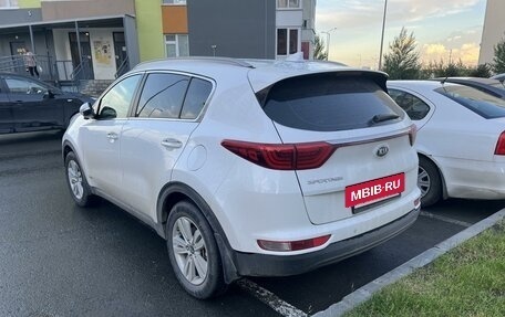 KIA Sportage IV рестайлинг, 2017 год, 2 500 000 рублей, 3 фотография