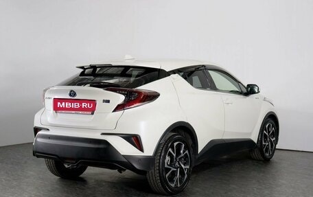 Toyota C-HR I рестайлинг, 2017 год, 2 165 000 рублей, 2 фотография