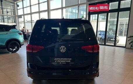 Volkswagen Touran III, 2016 год, 2 300 000 рублей, 6 фотография