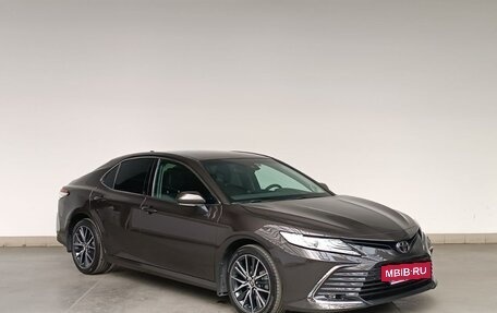 Toyota Camry, 2021 год, 3 950 000 рублей, 7 фотография