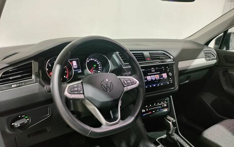 Volkswagen Tiguan II, 2021 год, 3 300 000 рублей, 13 фотография
