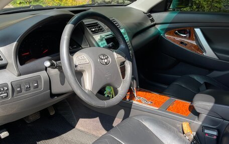 Toyota Camry, 2007 год, 900 000 рублей, 11 фотография