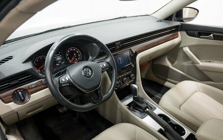 Volkswagen Passat B8 рестайлинг, 2020 год, 2 300 000 рублей, 17 фотография