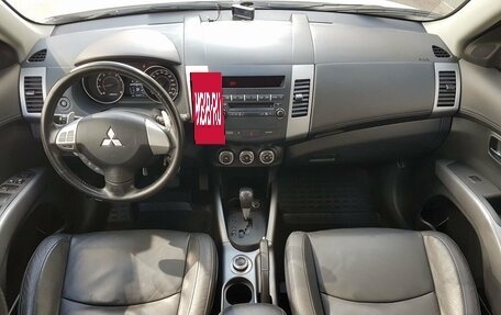 Mitsubishi Outlander III рестайлинг 3, 2011 год, 1 109 000 рублей, 13 фотография