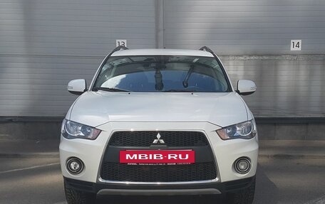 Mitsubishi Outlander III рестайлинг 3, 2011 год, 1 109 000 рублей, 2 фотография