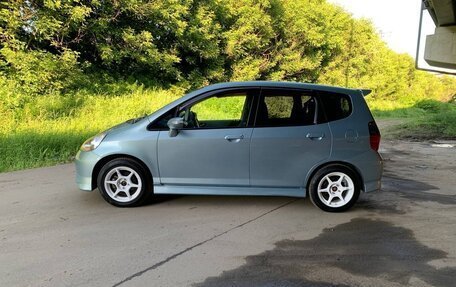 Honda Jazz I рестайлинг, 2005 год, 800 000 рублей, 2 фотография