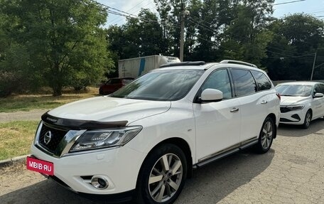 Nissan Pathfinder, 2016 год, 2 280 000 рублей, 3 фотография