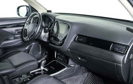 Mitsubishi Outlander III рестайлинг 3, 2019 год, 2 675 000 рублей, 9 фотография