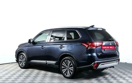 Mitsubishi Outlander III рестайлинг 3, 2019 год, 2 675 000 рублей, 7 фотография