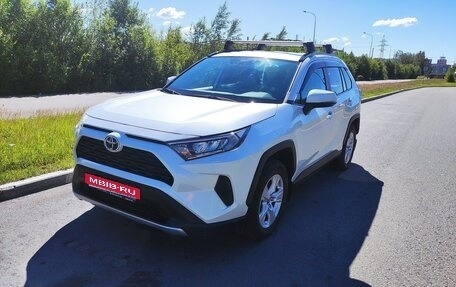 Toyota RAV4, 2021 год, 3 050 000 рублей, 1 фотография