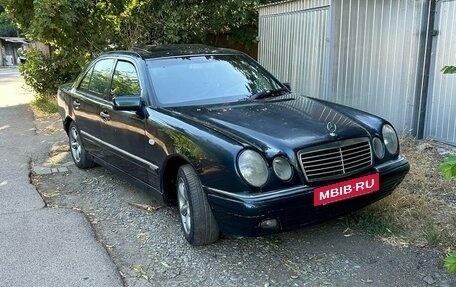 Mercedes-Benz E-Класс, 1997 год, 470 000 рублей, 2 фотография