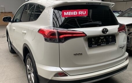 Toyota RAV4, 2017 год, 3 499 000 рублей, 3 фотография