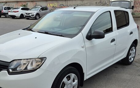 Renault Sandero II рестайлинг, 2017 год, 870 000 рублей, 1 фотография