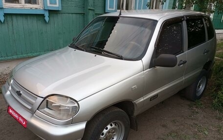 Chevrolet Niva I рестайлинг, 2003 год, 420 000 рублей, 1 фотография