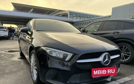 Mercedes-Benz A-Класс, 2019 год, 2 500 000 рублей, 10 фотография