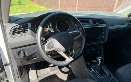Volkswagen Tiguan II, 2021 год, 3 400 000 рублей, 5 фотография